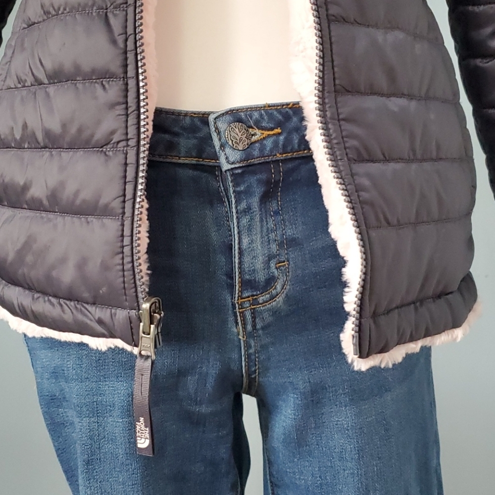 The North Face Navy Puffer Jacket - Picture 6 of 16